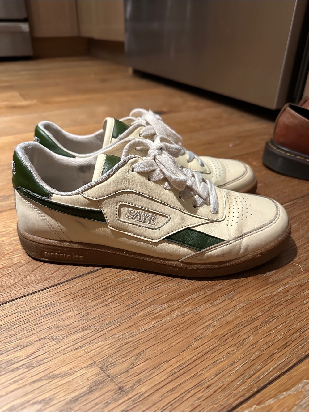 Saye Women's Cream & Green Low-Top Sneakers